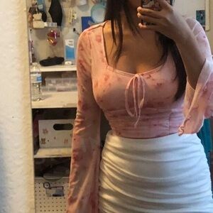 It’s a sexy and soft crop top